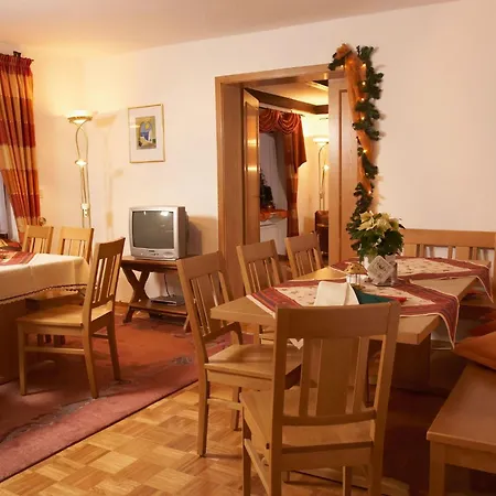 Fuer 11 Personen Und 1 Kind By Interhome 펜션