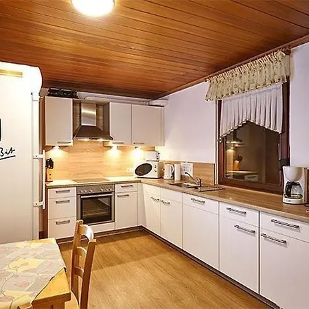 펜션 Fuer 11 Personen Und 1 Kind By Interhome 비레스본