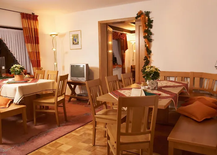 Fuer 11 Personen Und 1 Kind By Interhome 펜션